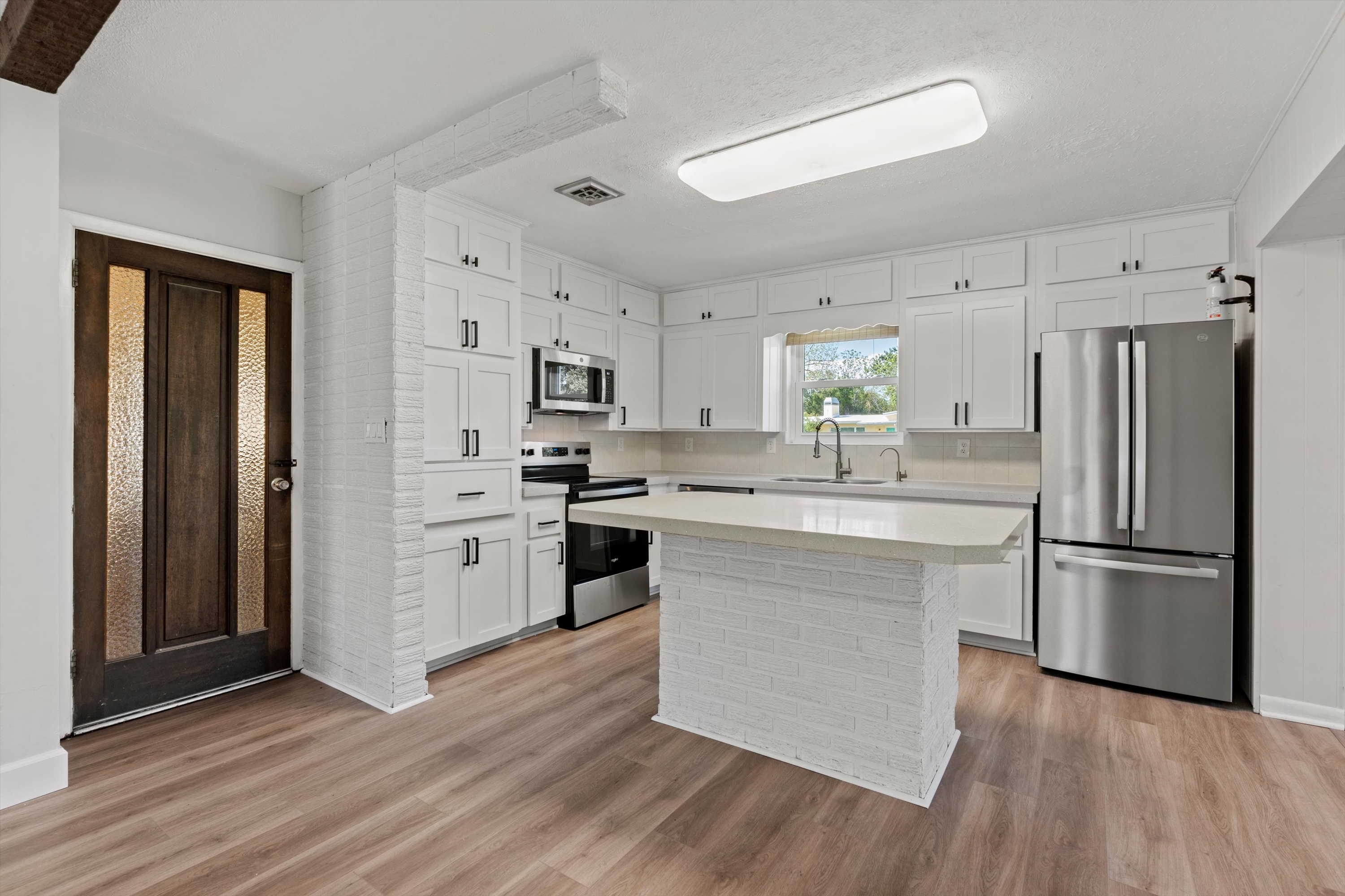 08-Kitchen.jpg