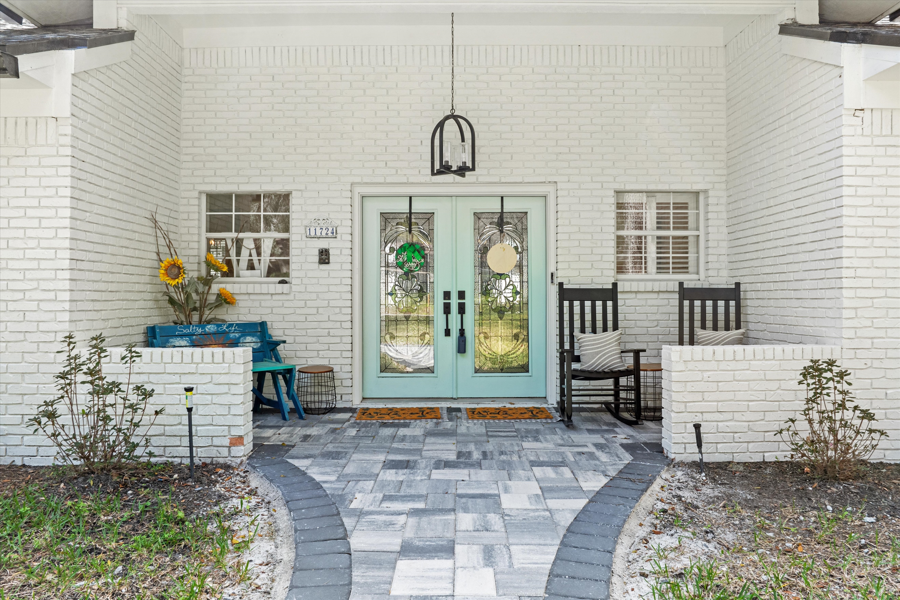 04-Front Porch.jpg