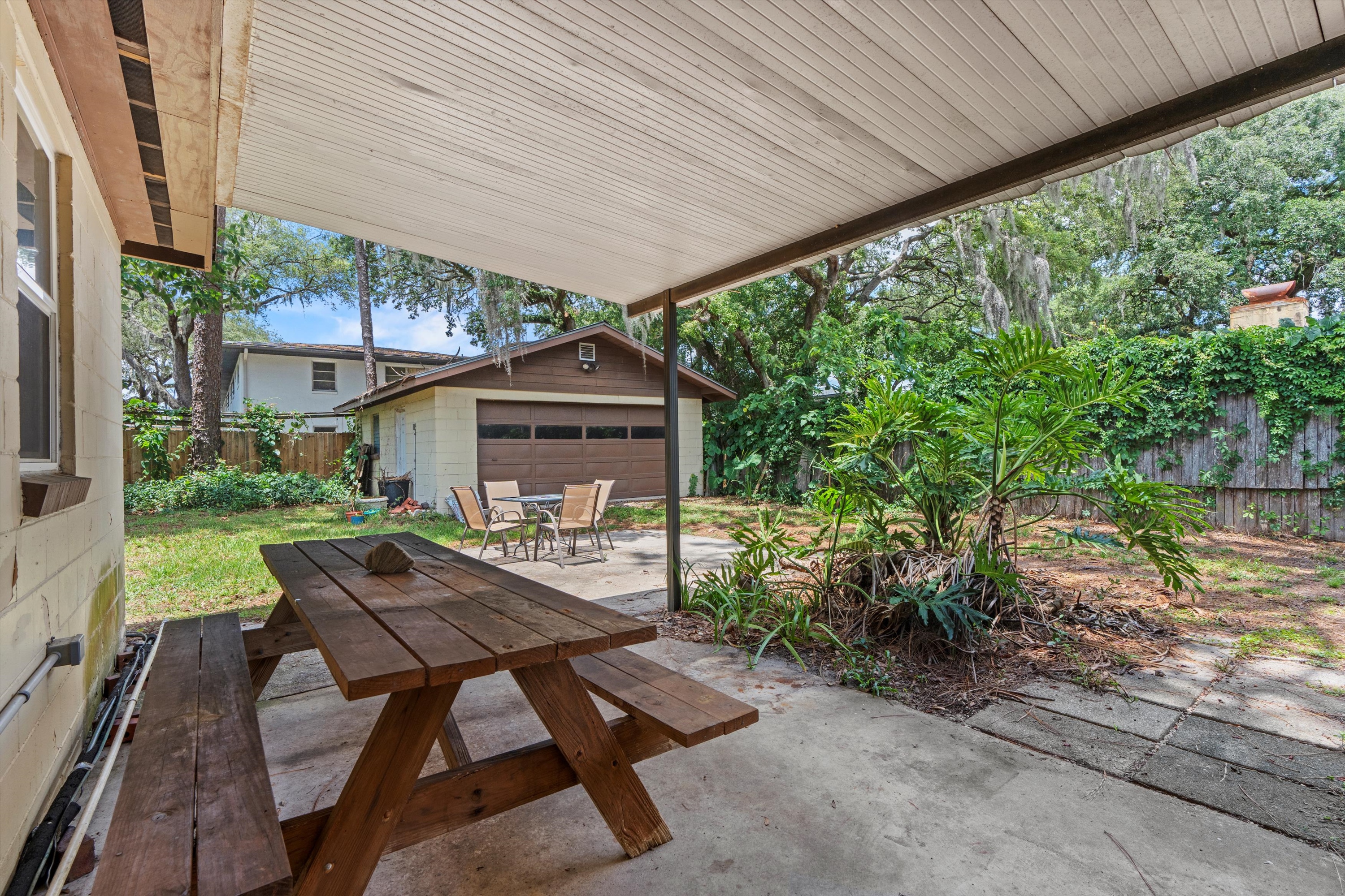 23-Patio.jpg