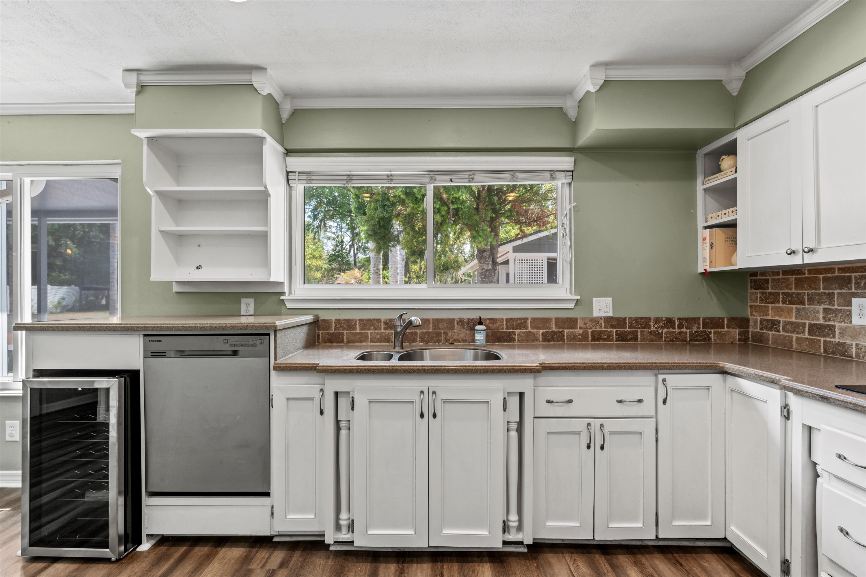 08-Kitchen 2.jpg